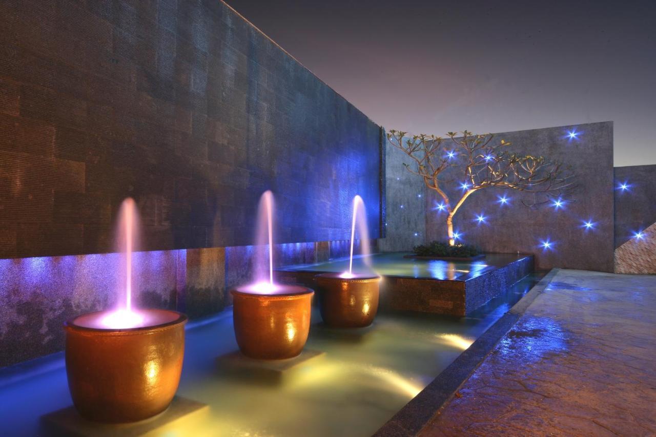 Spring Young Motel Fengyuan Exterior foto