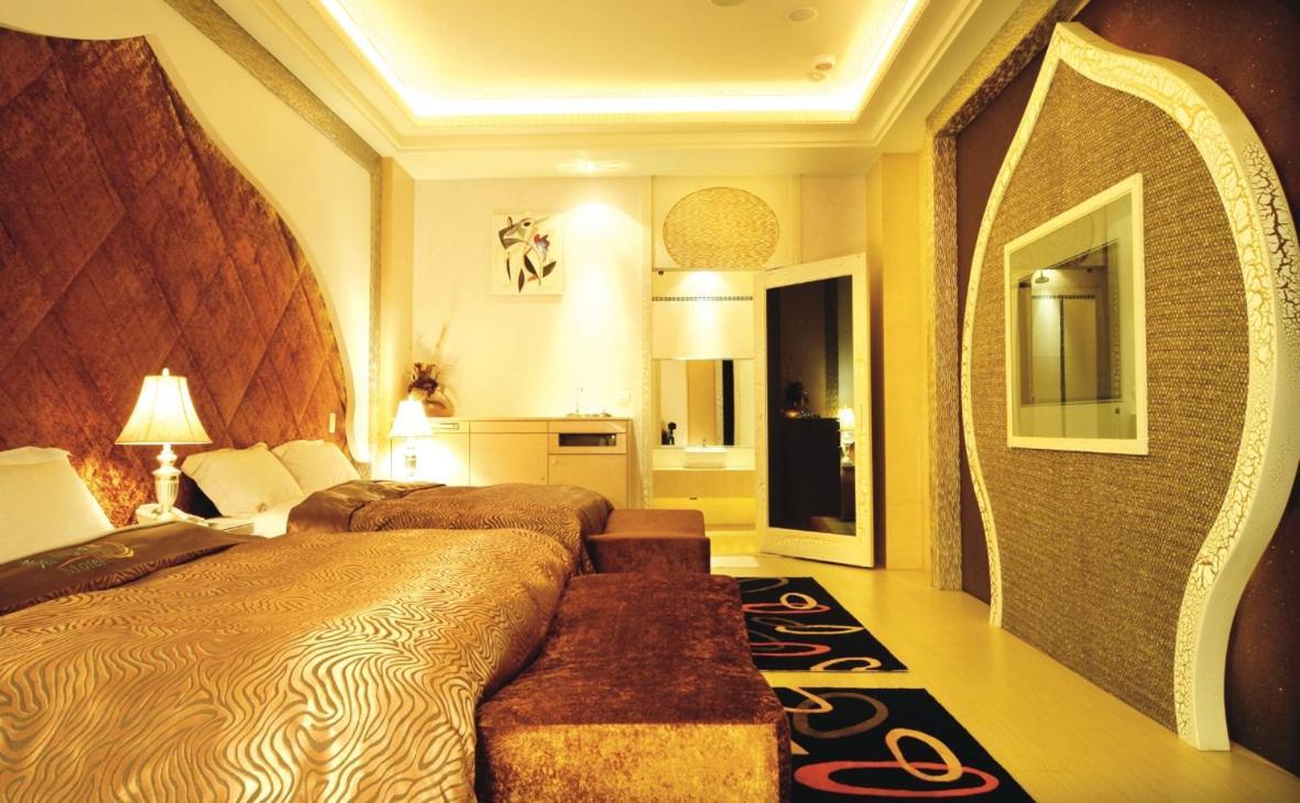 Spring Young Motel Fengyuan Exterior foto